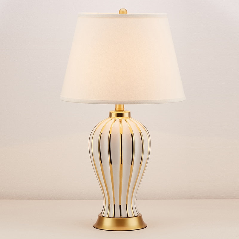 Light Luxury Post Modern American Style Ceramic Table Lamp for Bedroom European Style Living Room