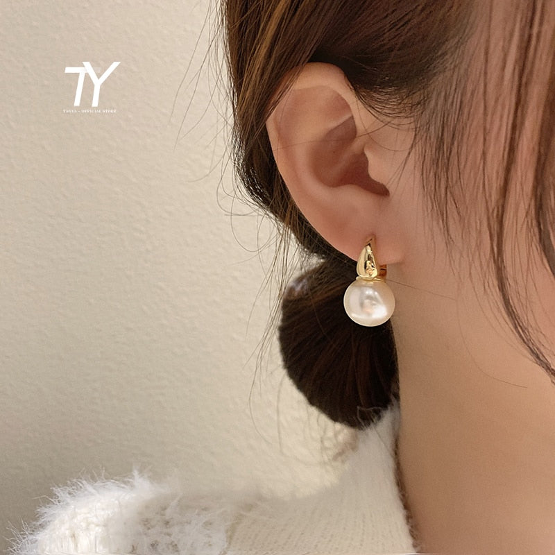 New Simple Celebrity Style Gold Color Pearl Drop Earrings for Woman